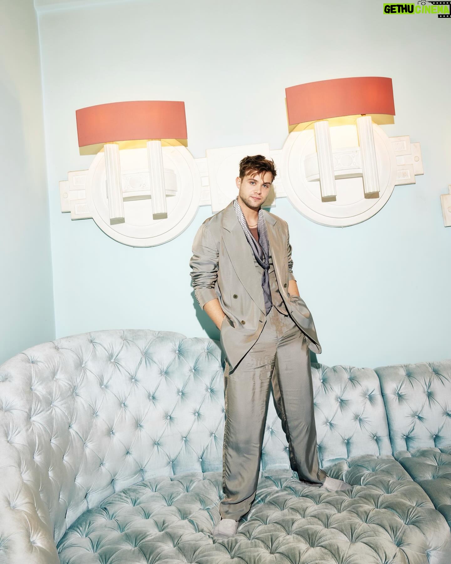 Leo Woodall - 328.7K Likes - Thank you @obsmagazine !!
https://www.theguardian.com/culture/2024/feb/04/actor-leo-woodall-on-white-lotus-and-takung-lead-of-tv-series-one-day