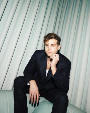 Leo Woodall Instagram - Thank you @obsmagazine !!

https://www.theguardian.com/culture/2024/feb/04/actor-leo-woodall-on-white-lotus-and-takung-lead-of-tv-series-one-day