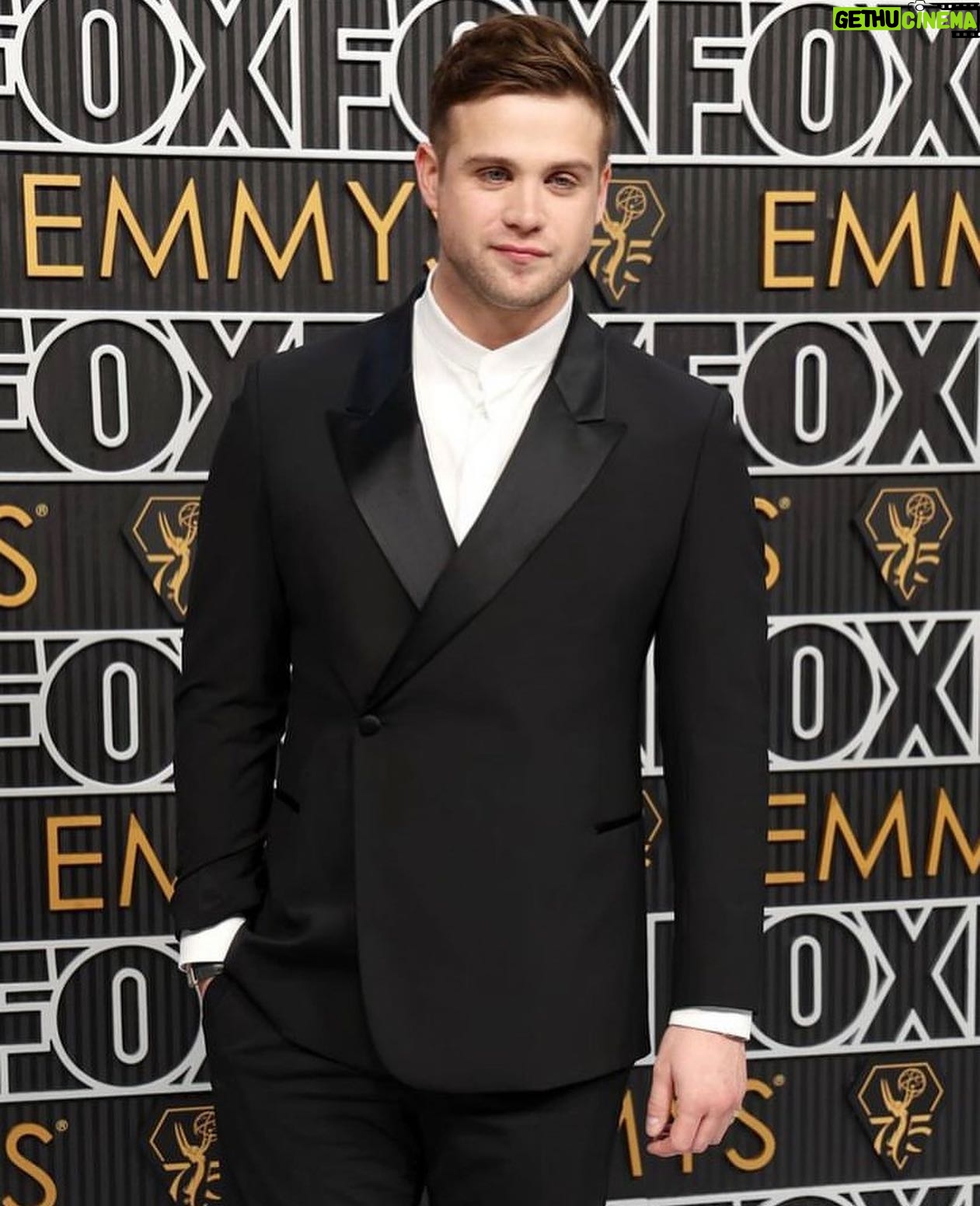 Leo Woodall - 74.6K Likes - Jolly ol’ time at the Emmys 🕺
@emporioarmani
@chrisbrownstylist
@remba_