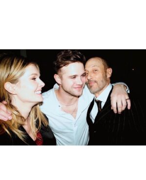 Leo Woodall Instagram - Jolly ol’ time at the Emmys 🕺

@emporioarmani 
@chrisbrownstylist 
@remba_
