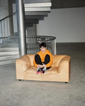 Leo Wu Instagram - 很开心成为LOEWE罗意威品牌大使，期待未来一同创造美好回忆✨
I’m truly honored to be the brand ambassador for LOEWE and looking forward to sharing the wonderful experience together.✨
@loewe @jonathan.anderson