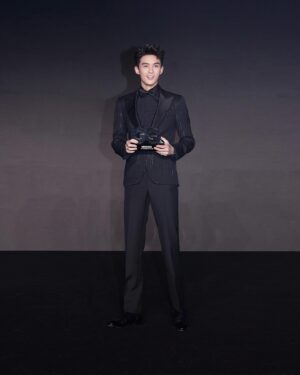 Leo Wu Instagram - @zegnaofficial Global Ambassador @leowu1226 is named Rising Actor of the Year at GQ China’s prestigious Man of the Year Awards. Wu attended the ceremony - held in the charming surrounds of Puyuan - wearing a light-catching Tuxedo, custom designed for the event by ZEGNA’s artistic Director @alessandrosartoriofficial. The Rising Actor of the Year Award honours Wu’s outstanding contribution to the world of film and culture.