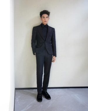 Leo Wu Instagram - @zegnaofficial Global Ambassador @leowu1226 is named Rising Actor of the Year at GQ China’s prestigious Man of the Year Awards. Wu attended the ceremony - held in the charming surrounds of Puyuan - wearing a light-catching Tuxedo, custom designed for the event by ZEGNA’s artistic Director @alessandrosartoriofficial. The Rising Actor of the Year Award honours Wu’s outstanding contribution to the world of film and culture.