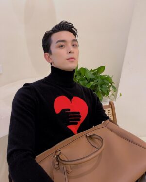 Leo Wu Instagram - Agent Leo is now on board @michaelkors #mkcx007 #mk型动