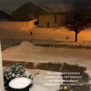 Leon Logothetis Instagram - This is kindness. This is being human. This is how we should all be ❤️

Repost - sammybstewart

#kindness #thekindnessdiaries #leonlogothetis #bekind #gobekind #randomactofkindness #spreadkindness #kindnessmatters #choosekindness #channelkindness #kindnessrocks #youmatter #kindnessdiaries #randomactsofkindness #alwaysbekind #rak #kindnessisstrength #empathymatters #attitudeofgratitude #kindnesssuperhero #gobebrave