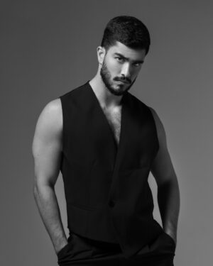 Leonardo Bittencourt Instagram - Entrevista para a @lofficielbrasil falando sobre carreira, Rensga hits, viagens e meus 30 anos. 

Foto: @danilofriedlfotografia 
Style: @emporioarmani