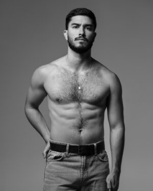 Leonardo Bittencourt Instagram - Lombalgia editorial ⚫️⚪️

📷 @danilofriedlfotografia