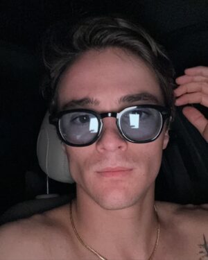 Leonardo Cecchi Instagram - Coachella photo dump
Ph. @julianserventi 
#coachella #palmsprings #festival #desert
