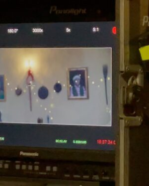 Leonardo Cecchi Instagram - “La Fabbrica del Natale” Is finally out on @primevideoit 
We had such a blast shooting this movie and I cannot wait for you all to see it ✨🎄 Merry Christmas to all and Happy Holidays ♥️✨

I got to work with so many amazing people, a stellar cast, such a supportive crew, and a special thanks goes to @cinquemanifrancesco for allowing me such creative freedom, while giving precise input when needed (see last video to see what I mean 😂🙏🏼)