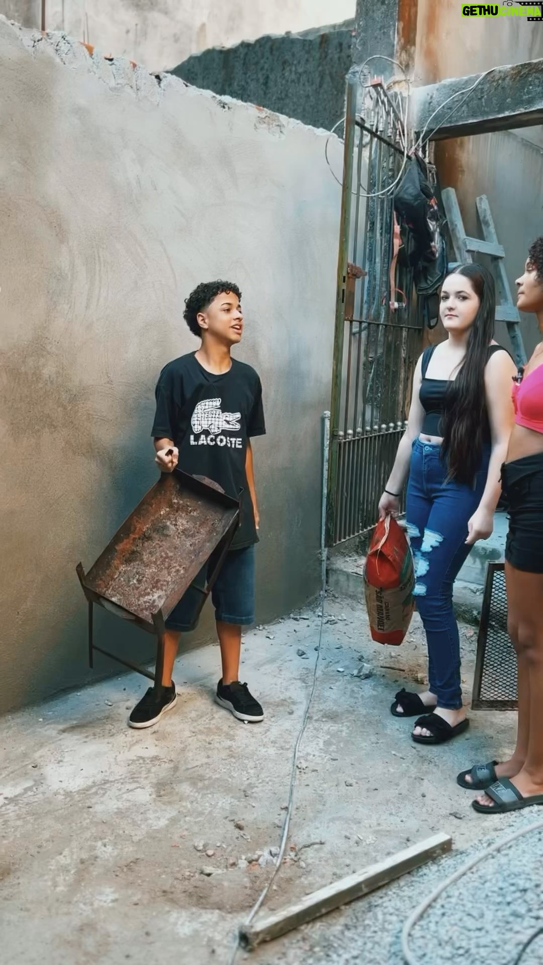 Leonardo Oliveira - 5.1K Likes - DIA DAS MÃES CHEGANDO ( parte 1 )
será que esse presente será uma boa opção ?
As meninas estão certas ? Deixa aí nos comentários que irei soltar a próxima parte . 😃🙏🏼
#reels #cute #compartilhe #diadasmaães #ator #leonardooliveira