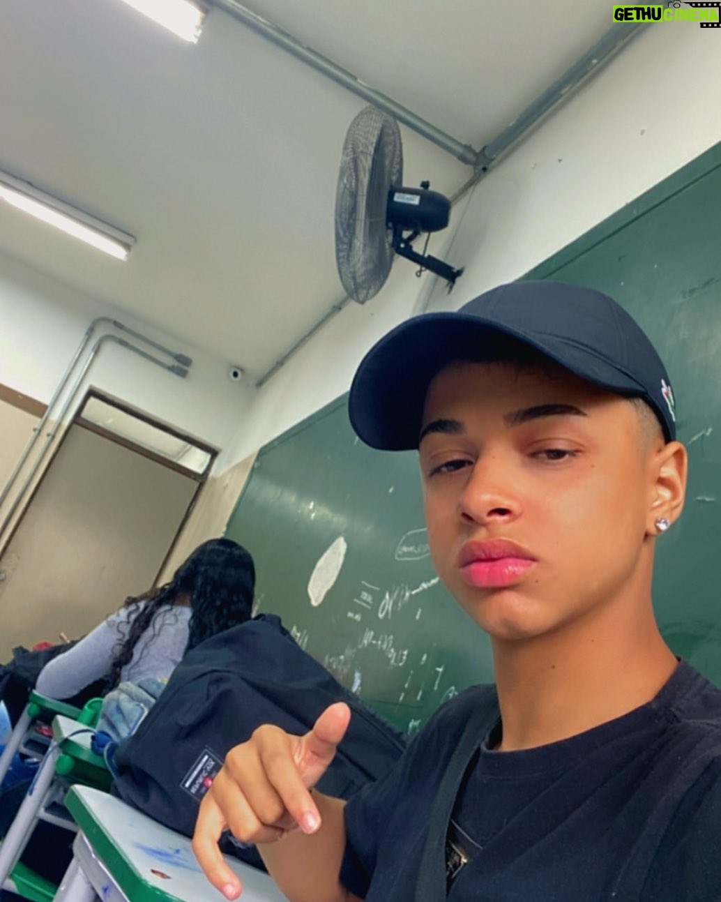 Leonardo Oliveira - 9.9K Likes - 🆙