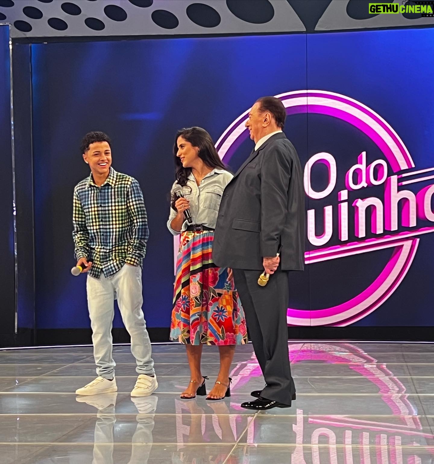 Leonardo Oliveira - 8.4K Likes - Tá chegando sábado o dia que vou está com o vovô @raulgil3 no @programaraulgil quero todos assistindo está incrível o programa junto com meus colegas de novelas do sbt , espero todos ligadinho.