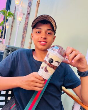 Leonardo Oliveira Instagram - Hoje foi dia de conhecer a melhor confeitaria do grande ABC @regianecanutoconfeitaria 😋❤️👏🏼👏🏼 aqui tem as melhores sobremesas e salgados que você pode imaginar 😃👏🏼👏🏼.

#cute #compartilhe #leonardooliveira