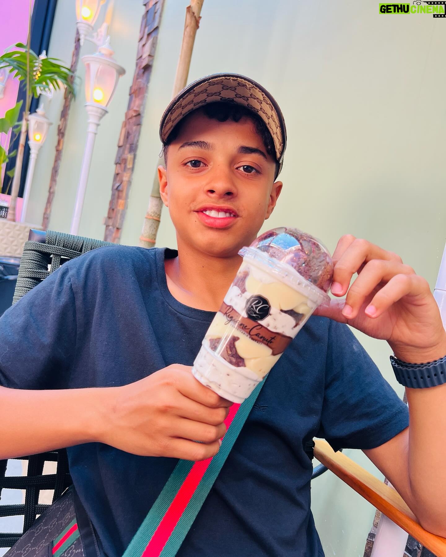 Leonardo Oliveira - 3 Likes - Hoje foi dia de conhecer a melhor confeitaria do grande ABC @regianecanutoconfeitaria 😋❤️👏🏼👏🏼 aqui tem as melhores sobremesas e salgados que você pode imaginar 😃👏🏼👏🏼.
#cute #compartilhe #leonardooliveira
