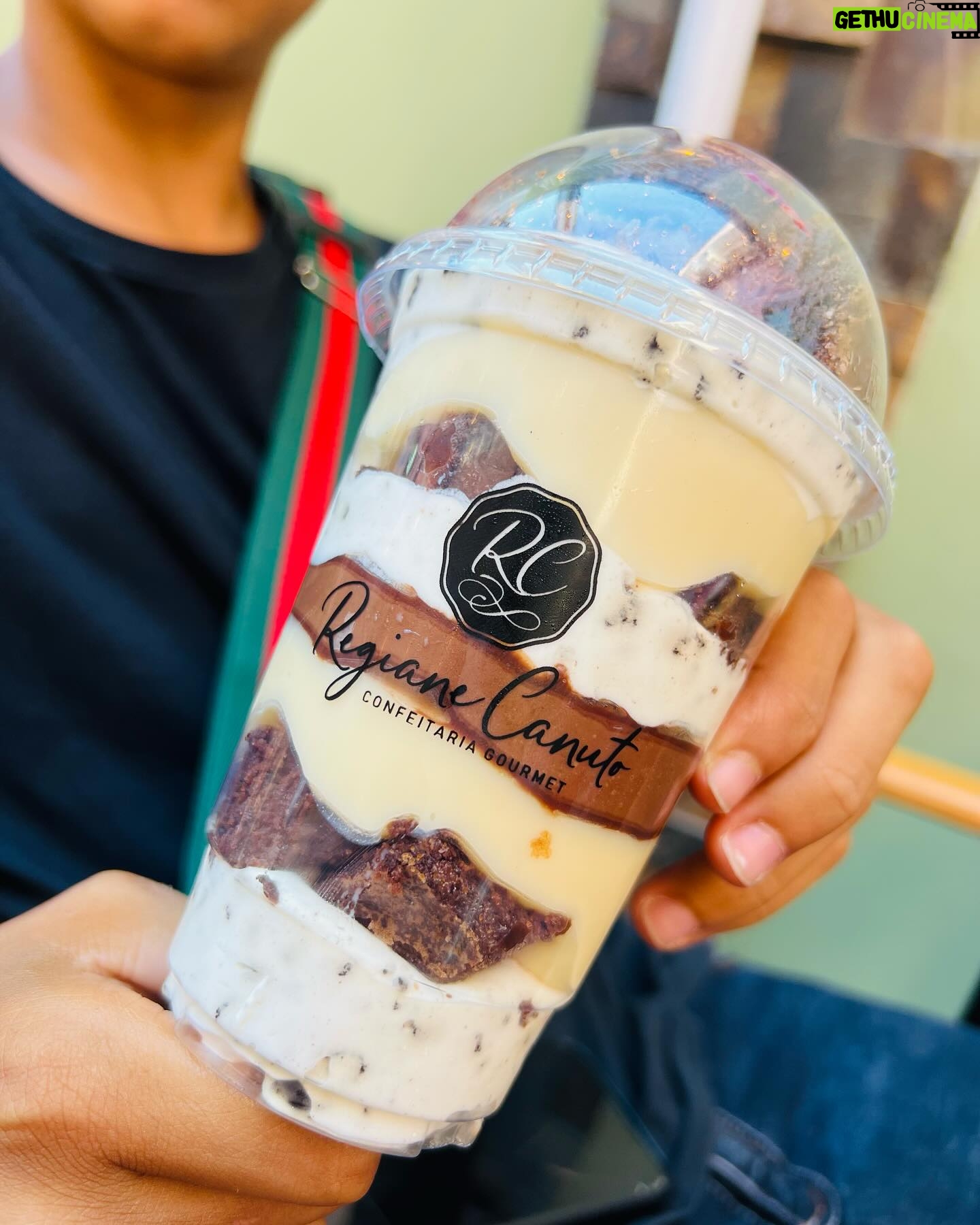 Leonardo Oliveira - 3 Likes - Hoje foi dia de conhecer a melhor confeitaria do grande ABC @regianecanutoconfeitaria 😋❤️👏🏼👏🏼 aqui tem as melhores sobremesas e salgados que você pode imaginar 😃👏🏼👏🏼.
#cute #compartilhe #leonardooliveira