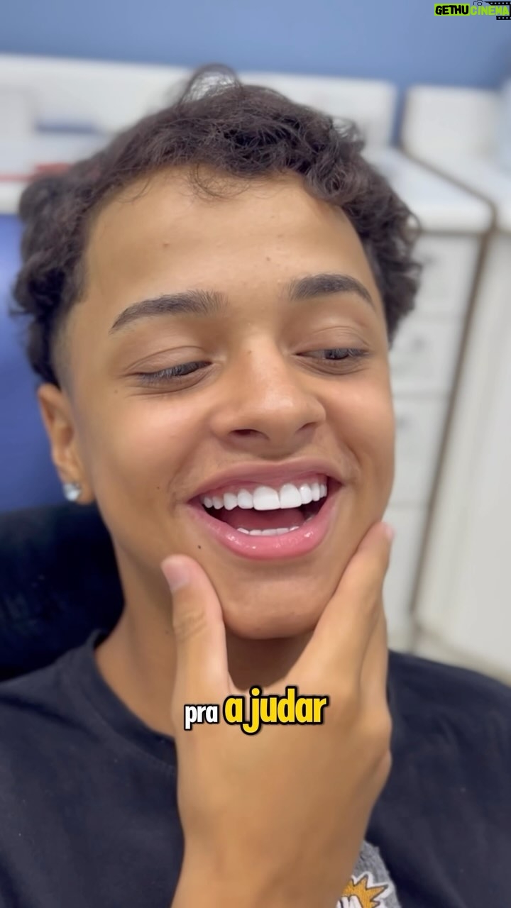 Leonardo Oliveira - 2.2K Likes - O que o aparelho faz em 5 anos, as Facetas em Resina faz em 5 horas. Confira o trabalho realizado no sorriso do menino Leonardo Oliveira. Muito obrigado pela confiança.
Você consegue imaginar como sua vida seria diferente se você sorrisse sem medo?
Rua Rio Branco, 427 - Centro - São Bernardo do Campo SP