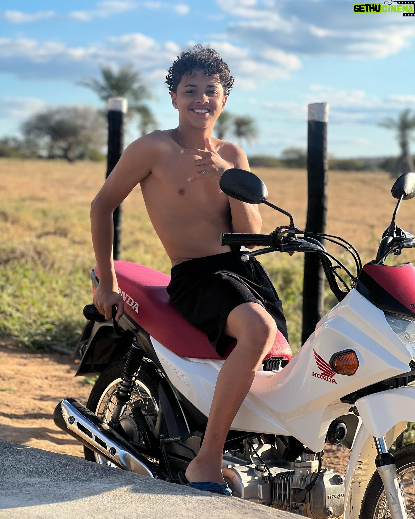 Leonardo Oliveira - 7.5K Likes - Tbt da Bahia que amo ,ponto novo fazenda caiçara❤️
#tbt #tbt❤️ #bahia #pontonovo #leonardooliveira