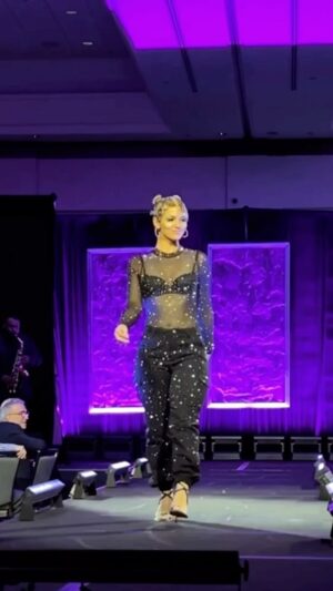 Lesa Wilson Instagram - aries season! ⚡️♈️
*
*
#catwalk #model #smellsliketeenspirit #atliens👽 #ariesseason #aprilbaby