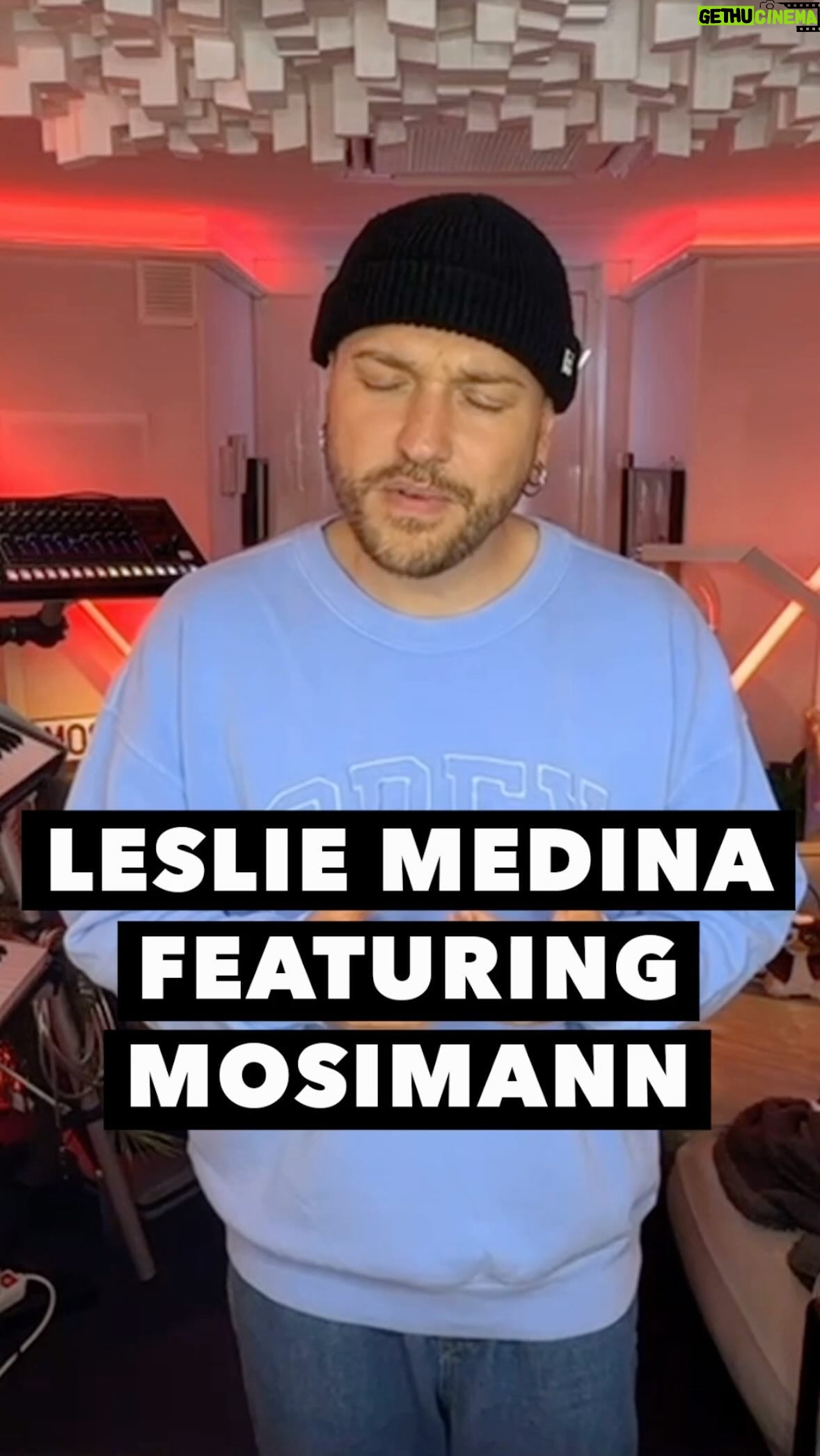 Leslie Medina - 12K Likes - Je réalise le track rêvé de @lesliemedinaaaa !
Alors @bon_entendeur @emma.ptrs vous validez?
À lundi prochain pour un nouveau featuring 😬🤝
#mosimann #lesliemedina #venise #pop #remix #coeur #chanson #art #française #techhouse #electronicmusic #remix #DJ #live #talk #humor #behindthesong #tiktokmusic #newmusic #featuring #remix #frenchtouch #chill #producer #featuring #housemusic #bonentendeur #fiasco