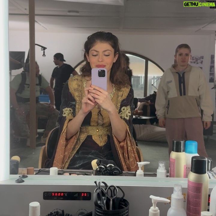 Leslie Medina - 6K Likes - FIASCO disponible sur @netflixfr ❤️
Merci @igorgotesman et @pierreniney pour la plus belle de mes aventures d’actrice, quelle joie d’avoir été votre Ingrid ✨
Bravo à toute l’équipe, à mes camarades @francoiscivilofficiel @pascaldemolonofficiel @geraldinenakach @louisecoldefy @juliette.gasquet @vincentcassel