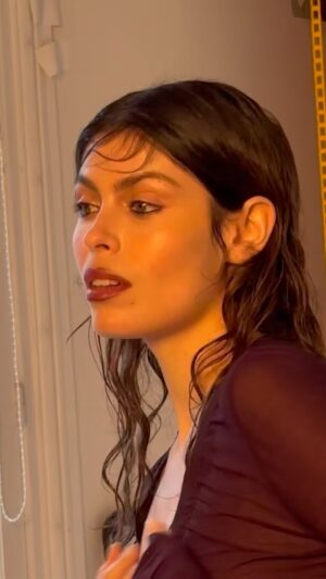 Leslie Medina Instagram - 🪷✨ MUAH @mathilde.makeupartist Style @valentinejaq (featuring @mary_brown)
