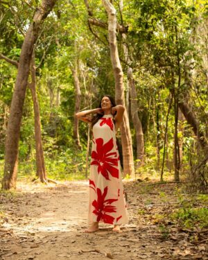 Letícia Frota Instagram - No Dia do Meio Ambiente, quero compartilhar com vocês a importância de cuidarmos do nosso planeta. Como uma mulher nascida e criada na Amazônia, tenho muito orgulho das minhas raízes e do ambiente natural que me rodeia. A Amazônia é um tesouro de biodiversidade, mas está enfrentando ameaças como desmatamento e poluição. Vamos nos unir para proteger a natureza, reduzir nosso consumo, reciclar e promover práticas sustentáveis. Juntos, podemos preservar a Amazônia e garantir um futuro melhor para todos. Cuidar do meio ambiente é cuidar de nós mesmos. 🌍💚

On Environment Day, I want to share with you the importance of taking care of our planet. As a woman born and raised in the Amazon, I am very proud of my roots and the natural environment that surrounds me. The Amazon is a treasure trove of biodiversity, but is threatened by deforestation and pollution. Let’s come together to protect nature, reduce our consumption, recycle and promote sustainable practices. Together, we can preserve the Amazon and guarantee a better future for everyone. Taking care of the environment is taking care of ourselves. 🌍💚

📸 @hamontsuji