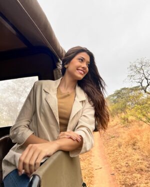 Letícia Frota Instagram - Tivemos a oportunidade de ter uma experiência maravilhosa no @mdlulilodge na África do Sul. Foi incrível aproveitar cada momento! 🇿🇦 @missworld #missworld #belezacompropósito

We had the opportunity to have a wonderful experience at @mdlulilodge in South Africa. It was incredible to enjoy every moment! 🇿🇦 @missworld #missworld #beautywithapurpose