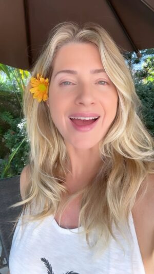 Letícia Spiller Instagram - Boa semana com muito amor! 🧡 🎉🔥❤️‍🔥 

#saojoao