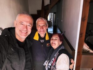 Levent Üzümcü Instagram - Tam 100 yıldır bizde olan evimizin 150. yaşı. İnsanları topraklarından koparıp oradan oraya sürükleyebiliyor devletler ama evler yerinde kalıyor… içindeki ruhlar değişiyor sadece.
