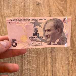 Levent Üzümcü Instagram - En son ne zaman jilet gibi tazecik bir 5 lira gördünüz? Basmaya ve paramızın değerini iyice heder etmeye devam mı koçlar?