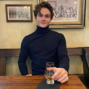 Levi Miller Instagram - Nineteen 🎂