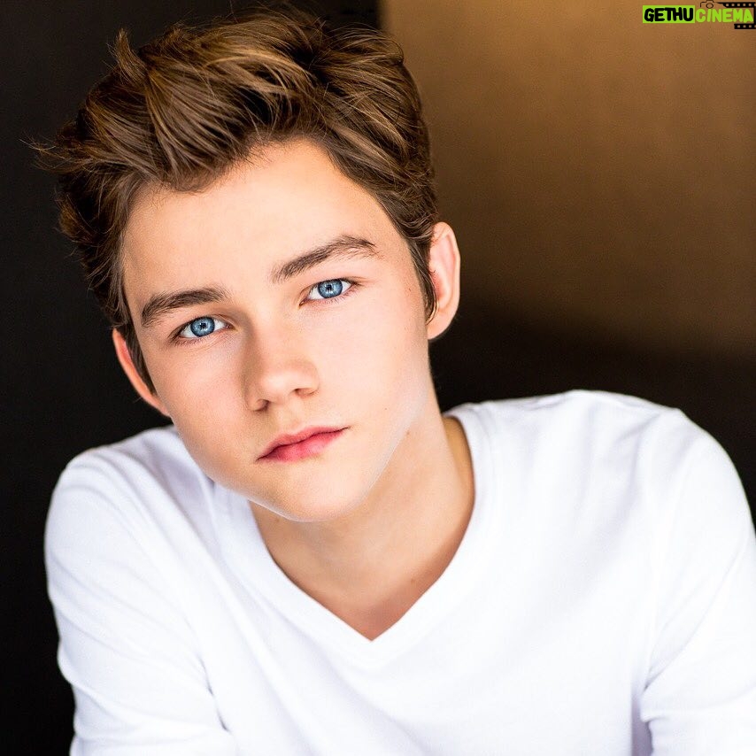 Levi Miller - 79.8K Likes - Facebook page is back up and running 🏃🏽