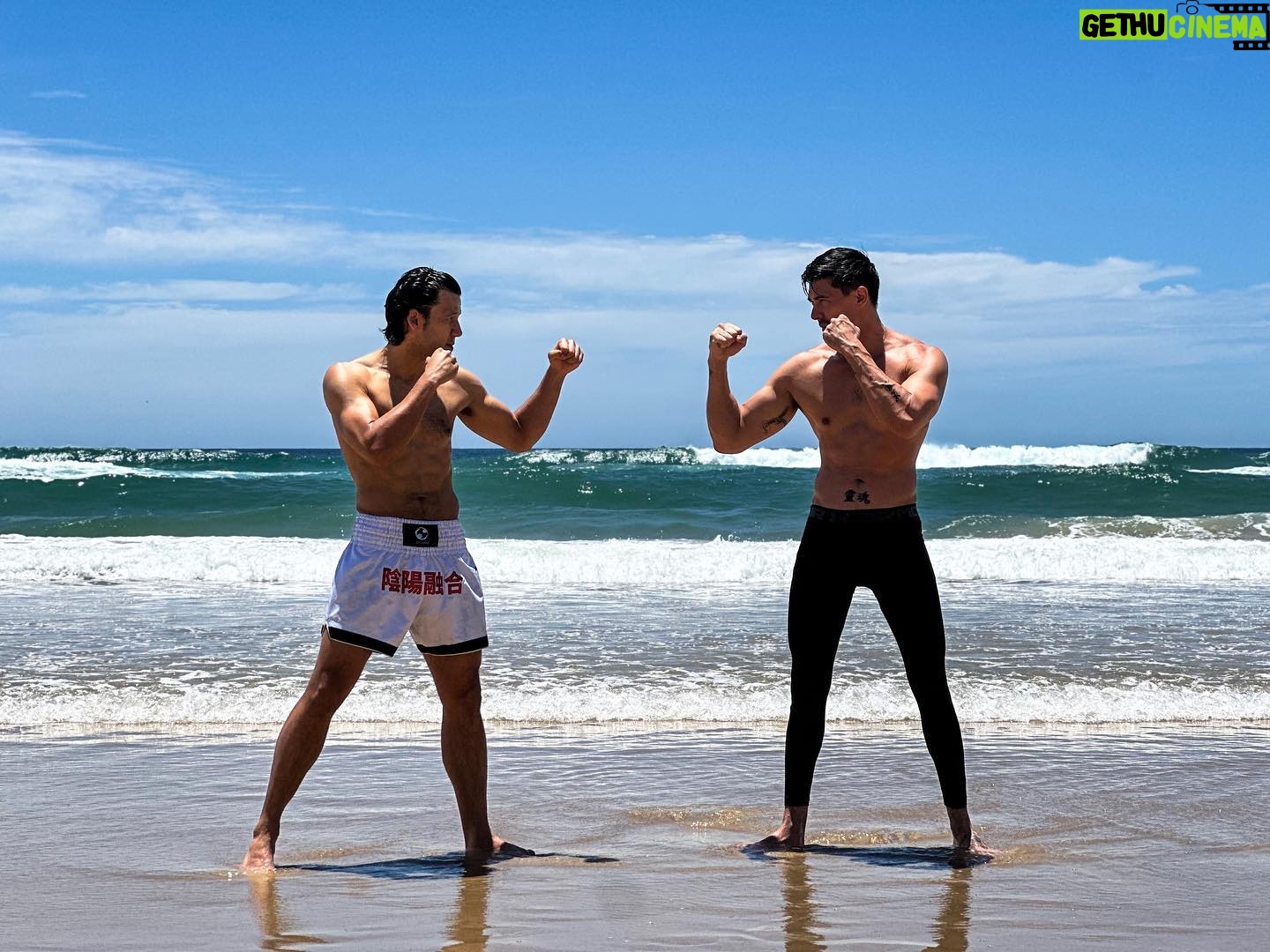 Lewis Tan - 22K Likes - Cole and Kung Lao training on Christmas cause santa isnt real and the box office don’t break itself.
#mortalkombat #lewistan #maxhuang #martialarts #merrychristmas