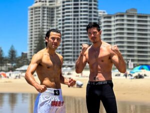 Lewis Tan Instagram - Cole and Kung Lao training on Christmas cause santa isnt real and the box office don’t break itself. 

#mortalkombat #lewistan #maxhuang #martialarts #merrychristmas