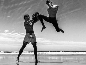 Lewis Tan Instagram - Cole and Kung Lao training on Christmas cause santa isnt real and the box office don’t break itself. 

#mortalkombat #lewistan #maxhuang #martialarts #merrychristmas