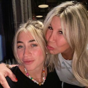 Lexi Kaplan Instagram - I love you mamma, happy Mother’s Day! ❤️❤️❤️ @the_kaplan_twinsmama