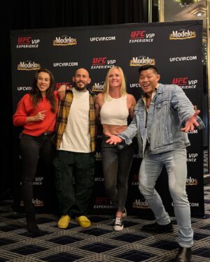 Li Jingliang Instagram - Loved meeting fans in the big Apple from all over the world this weekend at an OG loaded UFC Fan Experience fitting for the stacked #UFC281 card tonight. Pumped to see Weili @zhangweilimma fight to reclaim the belt! @hollyholm @chitoveraufc @joannajedrzejczyk #ufc #newyorkcity