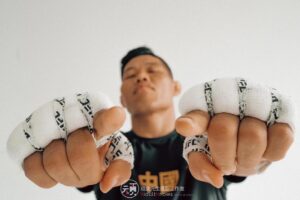 Li Jingliang Instagram - Guys, Doc confirmed! I am ready to battle! @danawhite