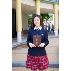 Li Landy Instagram - 我一步一步地前进／它的边界也不断向后退让
#graduationday🎓