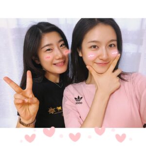Li Landy Instagram - 家庭寿司教学日.
WITH Kanon❤️
-
-
-
-
-
-
-
-
#sushi #Japanesecuisine#sashimi