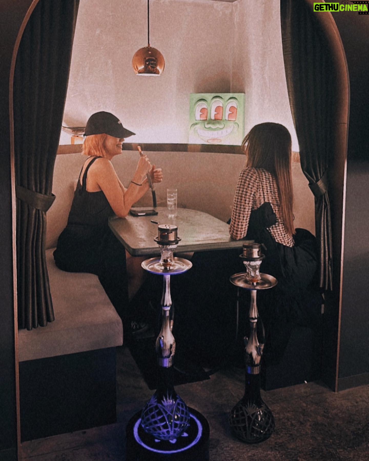 LiLy - 661 Likes - 本能についての理解を共に深めた夜
with my bestie. @saekoofficial 🫧
24'下半期スタート
偶然は必然の強運night🌙
特別な食事をともにするという行為、
後味が美味な【水】だったコース料理。