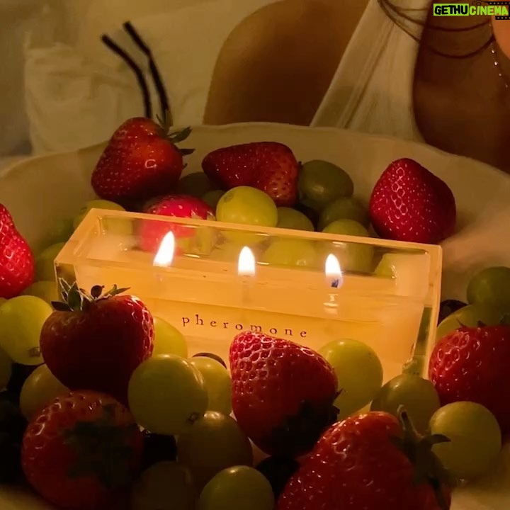 LiLy - 431 Likes - 寝室革命に集中するため
次のエッセイ本出版後しばらく
エッセイスト休業を決めました。(小説は書きます🫧
そんな私の起業もカヨコのセリフが
唯一のきっかけ。
私のライフチェンジャー
@kayoko_watanabe 🍑
ハッピーバースデーオトナミューズ🫧
10周年、心の底からおめでとうございます。
10年以上続く看板連載、最後まで全力で🖋
何から何まで、ありがとう。涙。 #tokyodream
▶︎つづきは本誌で🫧
最新号発売中 @otonamuse
寝室革命▶︎ @bedinofficial
#ここからはオトナのはなし