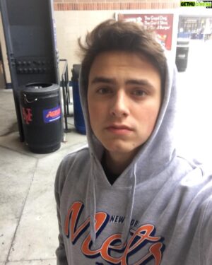 Liam Attridge Instagram - Mets game tonight ⚾️