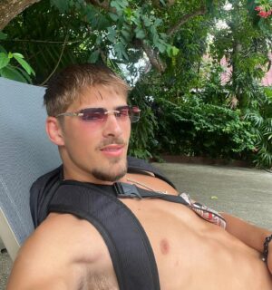 Liam Pitts Instagram - 🏝️🐉🌊