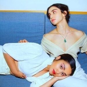 Libe Barer Instagram - RIP The Standard West Hollywood ~ home to Sex and the City’s iconic LA episode as well as our sister shoot for @theuntitledmagazine. We danced and took pictures then drank many margaritas at the iconic Croft Alley downstairs.
📸/makeup: @tina_turnbow 
Styling: @allysonyarrowpierce