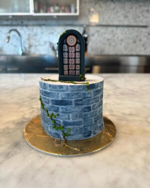 Liev Schreiber Instagram - Doubt Cake.

Thank you Anna & Bee.

@thetonyawards @voguemagazine @beecarrozzini