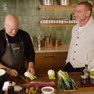 Liev Schreiber Instagram - In episode 3 of “Tom Colicchio’s The Pantry”: 
Actor and Director Liev Schreiber inspires Tom Colicchio with the flavors of his Irish Whiskey, Sláinte. Tom uses it to elevate a classic dish. Link in @spiritsnetwork bio to watch!

#tomcolicchio #lievschreiber #thepantrytv #Slainte #SlainteIrishWhiskey #spiritsnetwork #celebritychef #whiskey #topchef #cookingshows #crownmaplesyrup #dartagnanfoods #saratogaspringwater #madeincookware