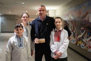 Liev Schreiber Instagram - BlueCheck Ukraine co-founder and Builders Ukraine co-chair Liev Schreiber with Sasha, Kira and Ilya. The children testified at the UN about their experience of being abducted by Russian forces. Schreiber delivered opening remarks. He said the children are three of the bravest people he has ever met.