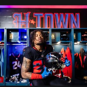 Lil' Flip Instagram - “ NEW UNIFORMS,NEW DRAFT PICKS,NEW SEASON,NEW HELMETS,NEW PHOTO SHOOTS 🏈🤘🏾 @houstontexans WE READY!! #WINNERSWIN 🏆 LETS GO!!! 💪🏾🤘🏾🤘🏾🤘🏾🤘🏾🤘🏾🤘🏾🍀🍀🍀💚💯💯💯💯💯 “