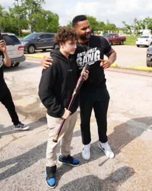 Lil' Flip Instagram - My brother @lilflip713 pulled up with the @antibullygang for Daniel who has Autism & has been dealing with bullying at Patrick Henry Middle in Houston, tx. Thank you Flip & to all my brothers that pulled up for Daniel. He's a great kid, i can't believe they were bullying him but we got your back Daniel❤️💪🏽 #antibullygang #thefightagainstbullying

Pic by: @not45ive